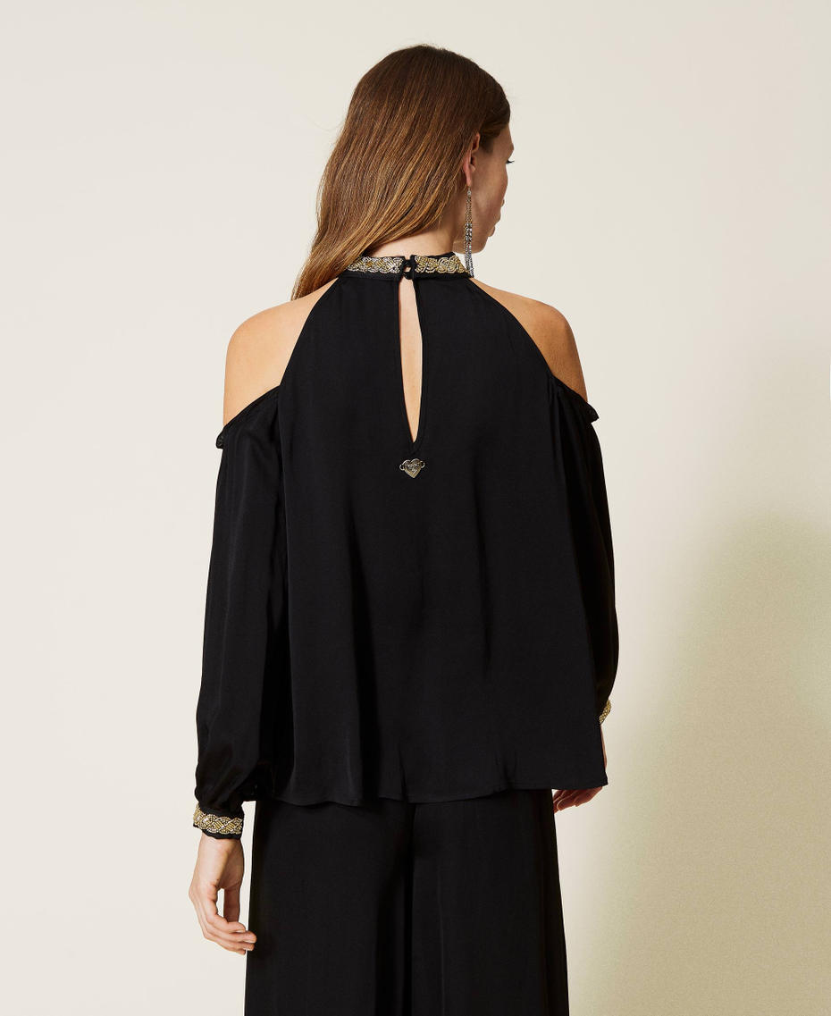 Georgette blouse with embroidery