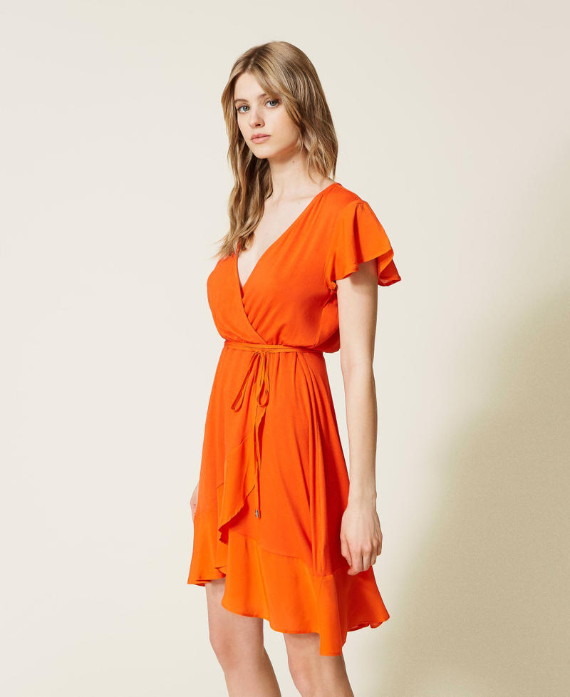 Kurzes Kleid mit asymmetrischem Volant „Orange Sun“-Orange Frau 221LB2LFF-01