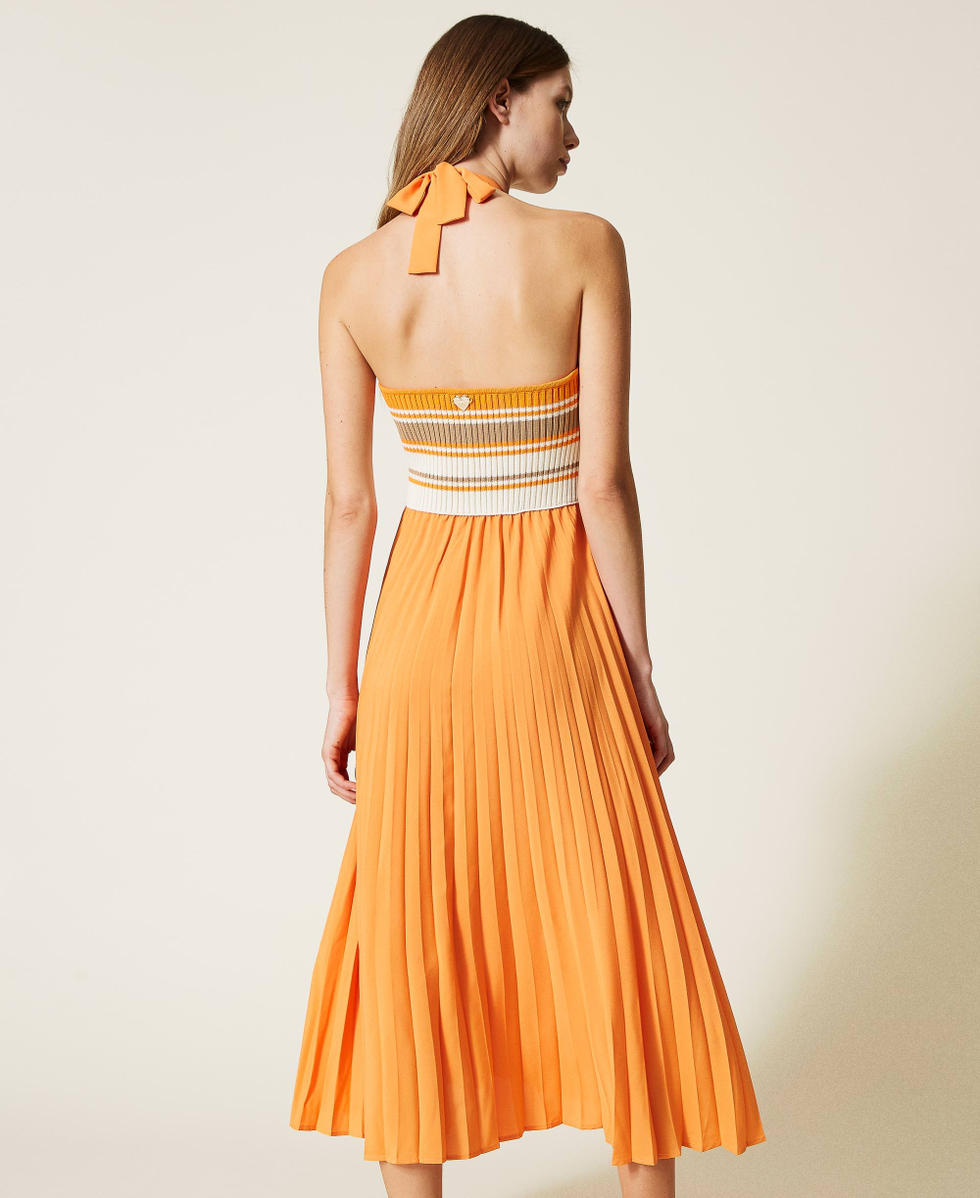 Long dress with stripes and pleats