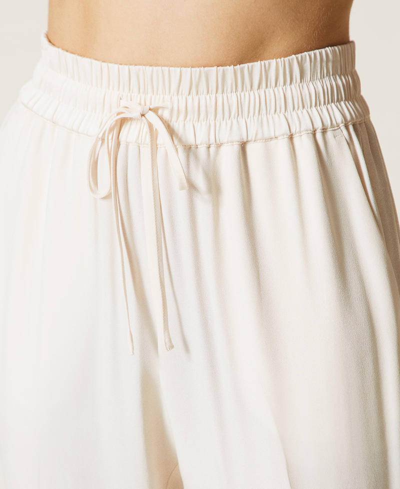 Pantalón con bandas laterales Blanco «Mystic White» Mujer 221LL24NN-04