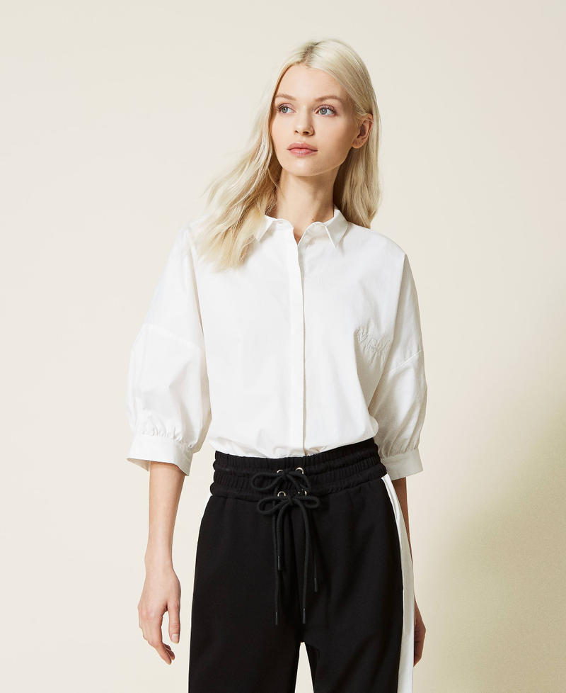 Poplin shirt with embroidery