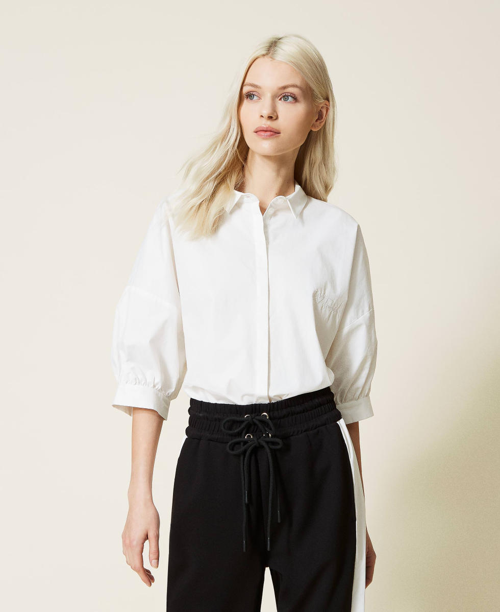 Poplin shirt with embroidery