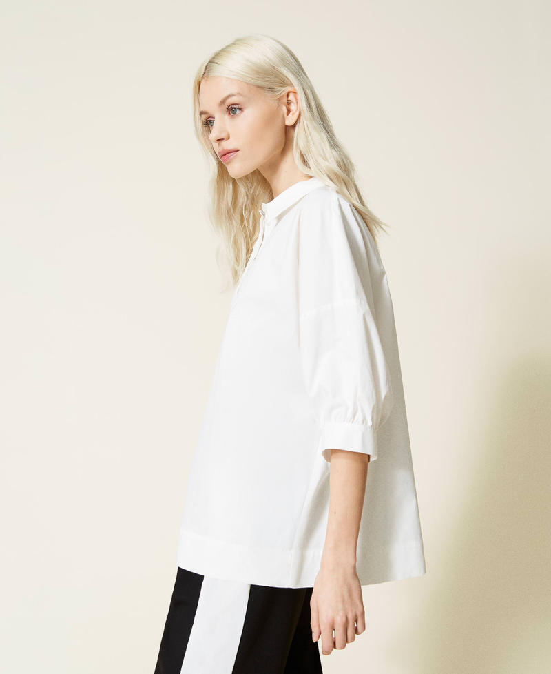Poplin shirt with embroidery