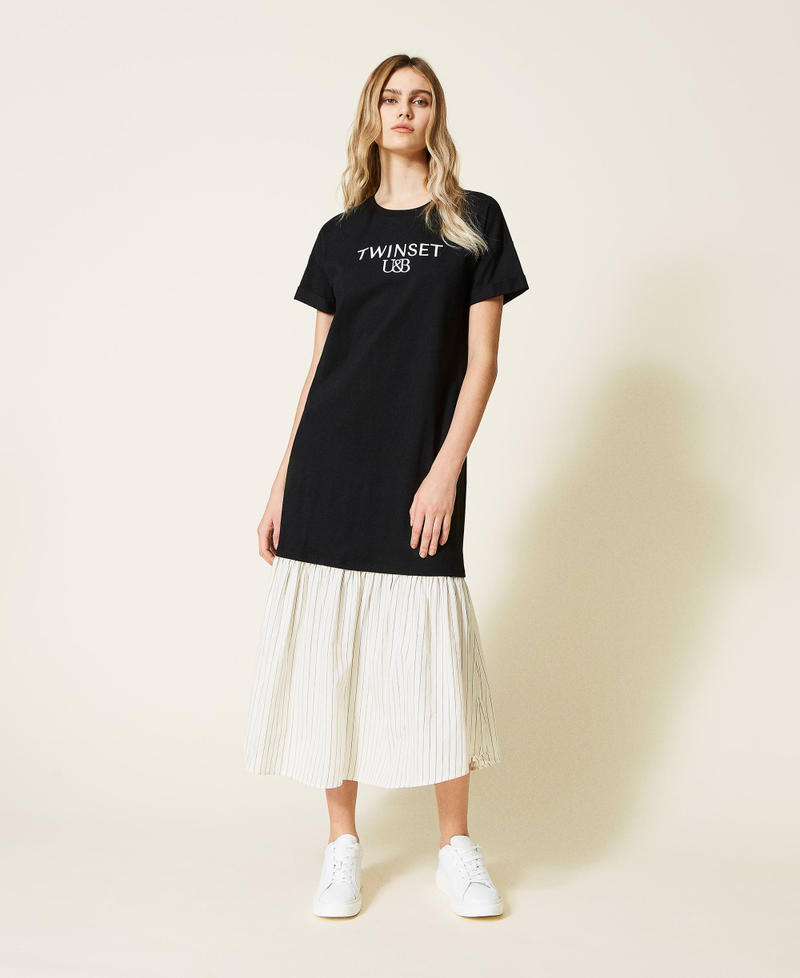 Robe longue volant&eacute;e