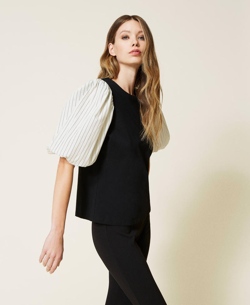 T-shirt with contrasting sleeves