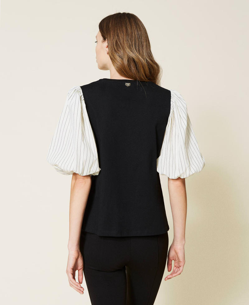 T-shirt with contrasting sleeves