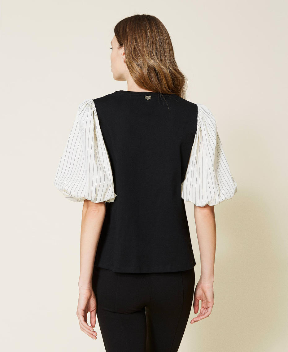 T-shirt with contrasting sleeves