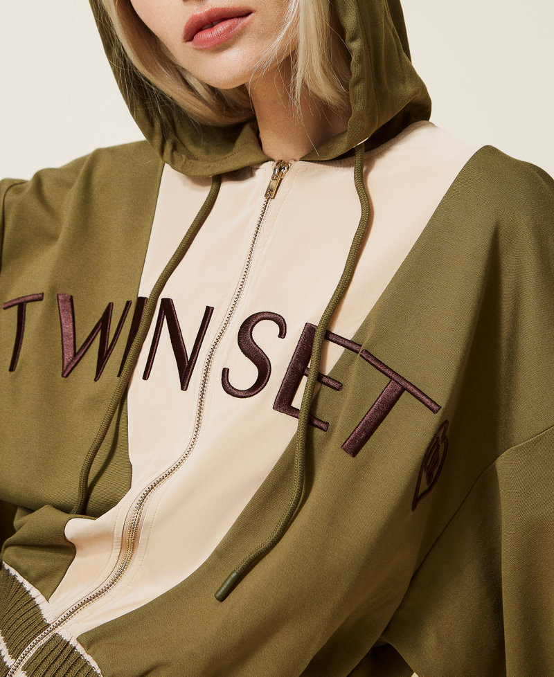 Sudadera con logotipo bordado