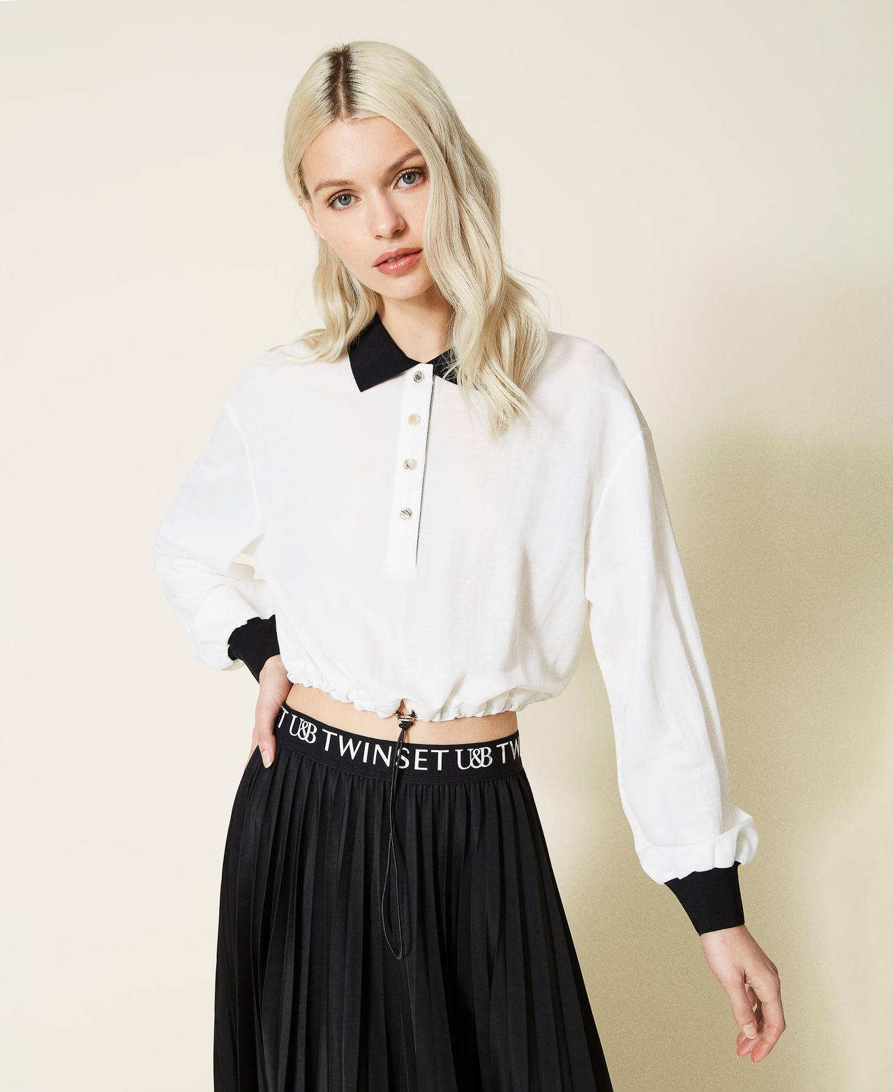 Sweat-shirt cropped avec cordon coulissant Bicolore Blanc Neige / Noir Femme 221LL27BB-03