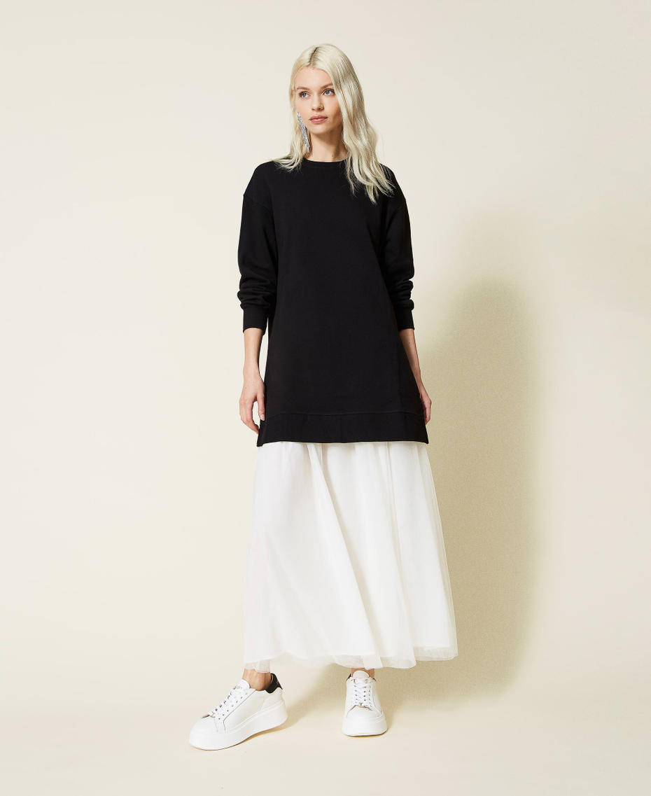 Abito in felpa e sottoveste in tulle