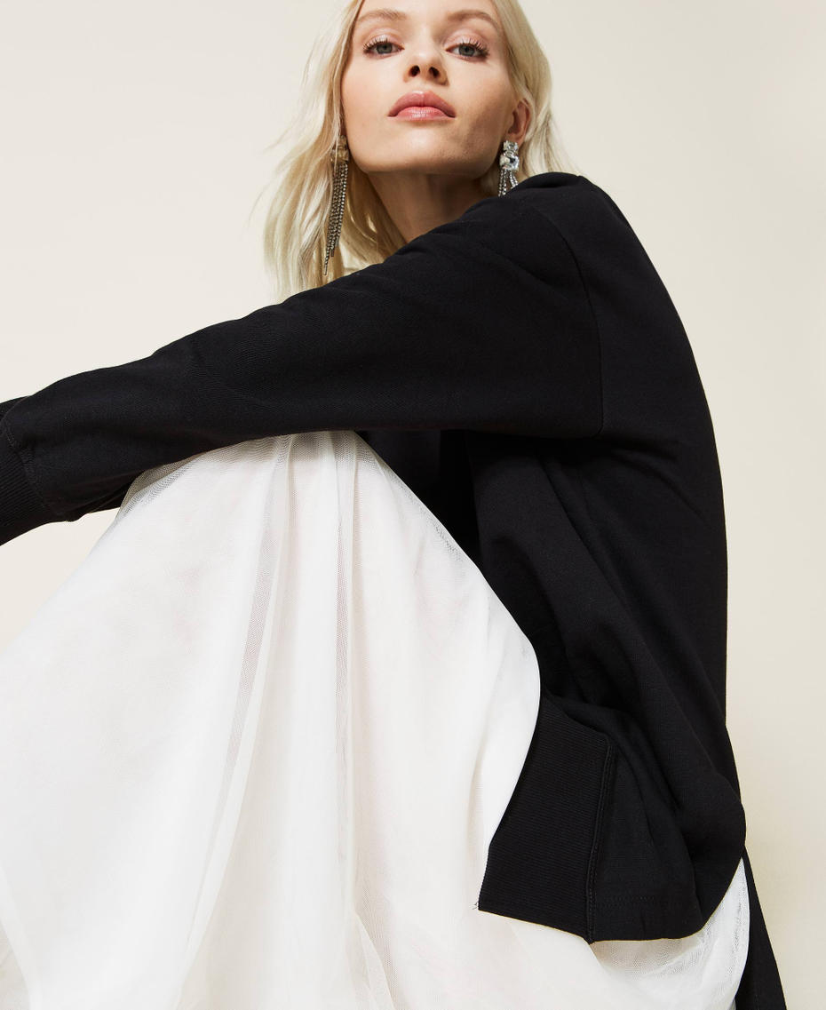 Abito in felpa e sottoveste in tulle