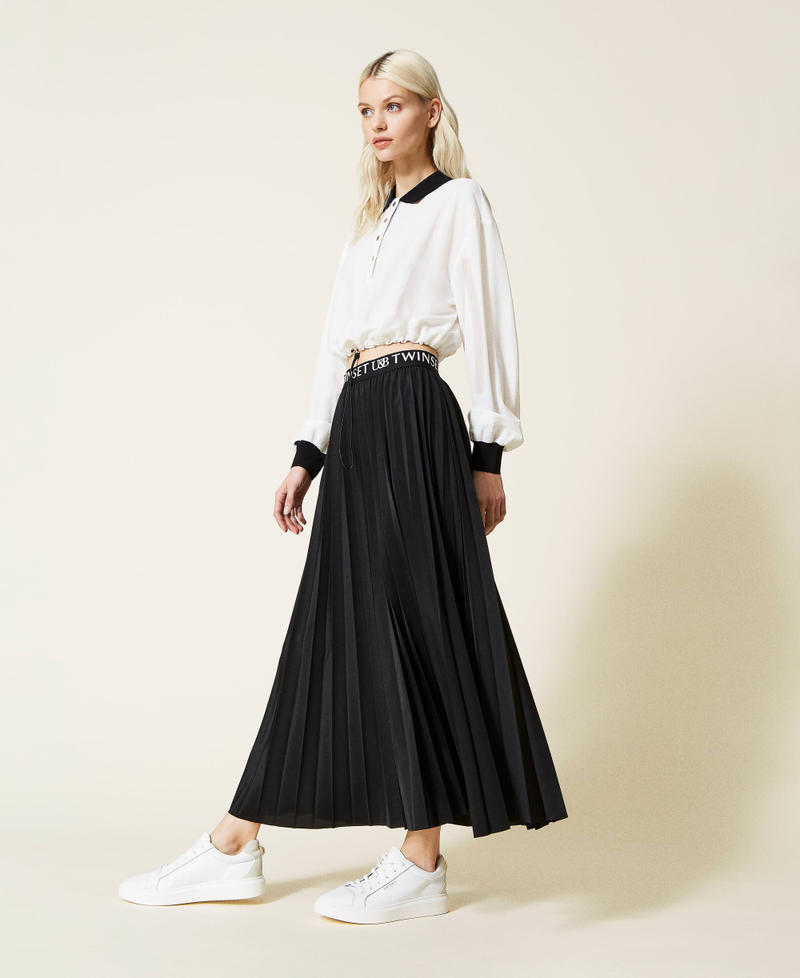 Pleated midi skirt with logo