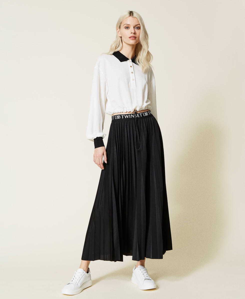 Pleated midi skirt with logo