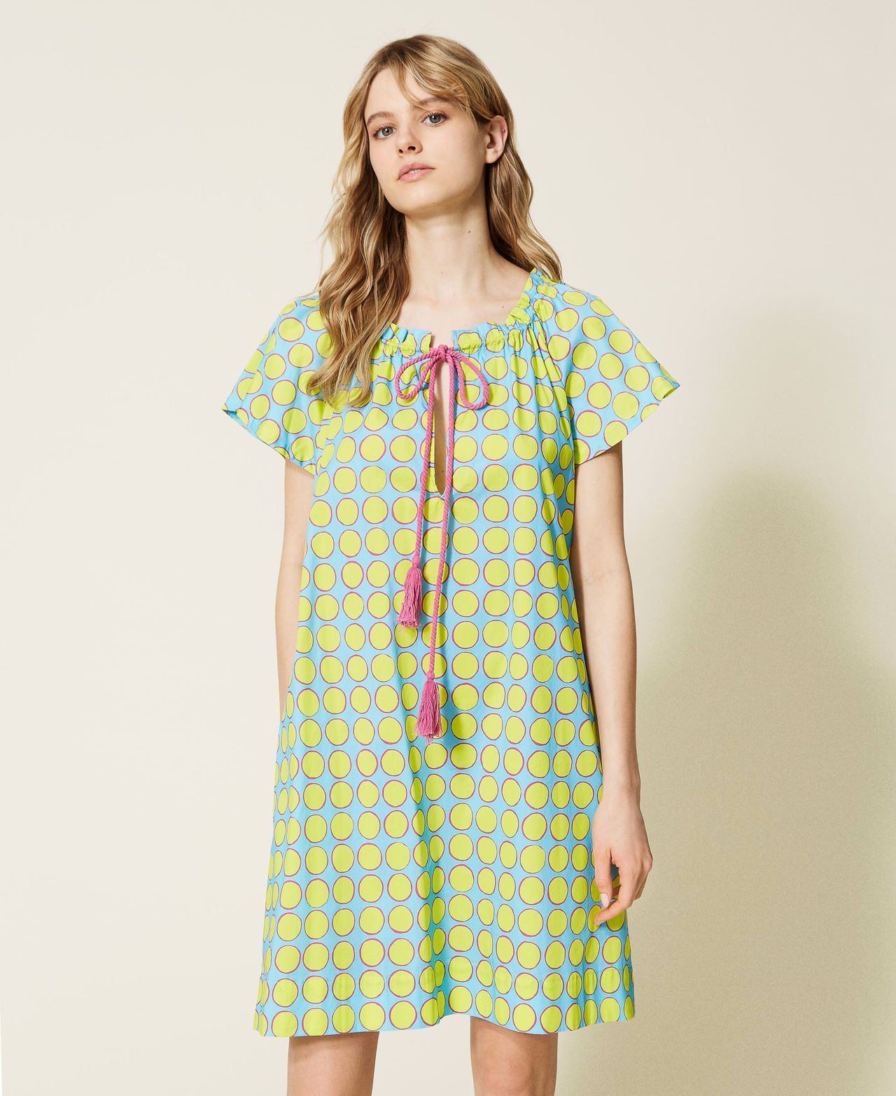 Abito corto in popeline a pois