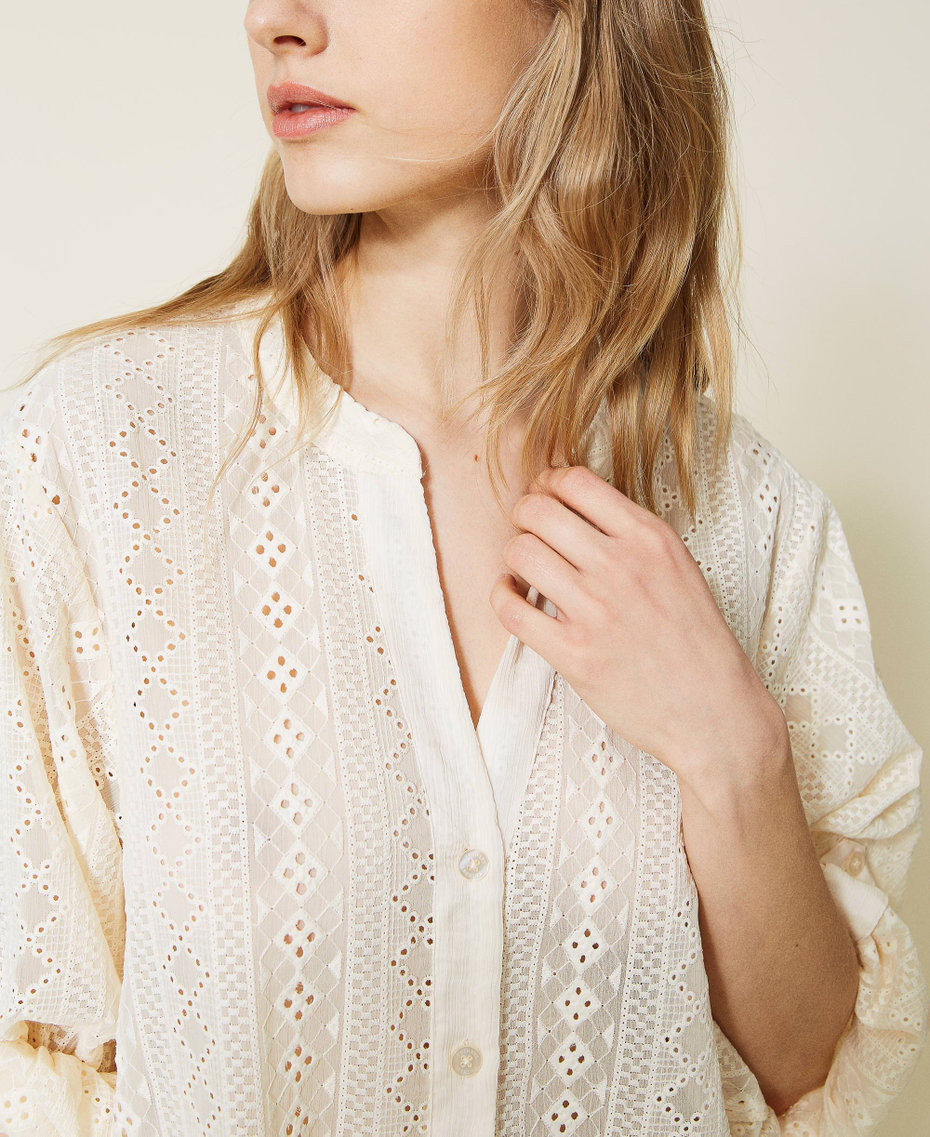 Robe chemisier mi-longue avec broderie