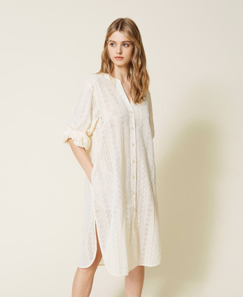Robe chemisier mi-longue avec broderie