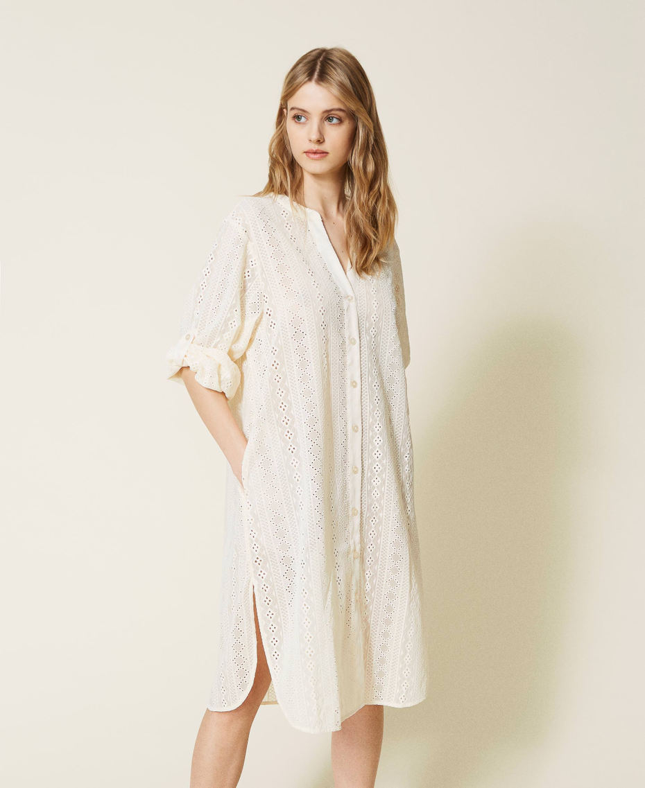 Robe chemisier mi-longue avec broderie