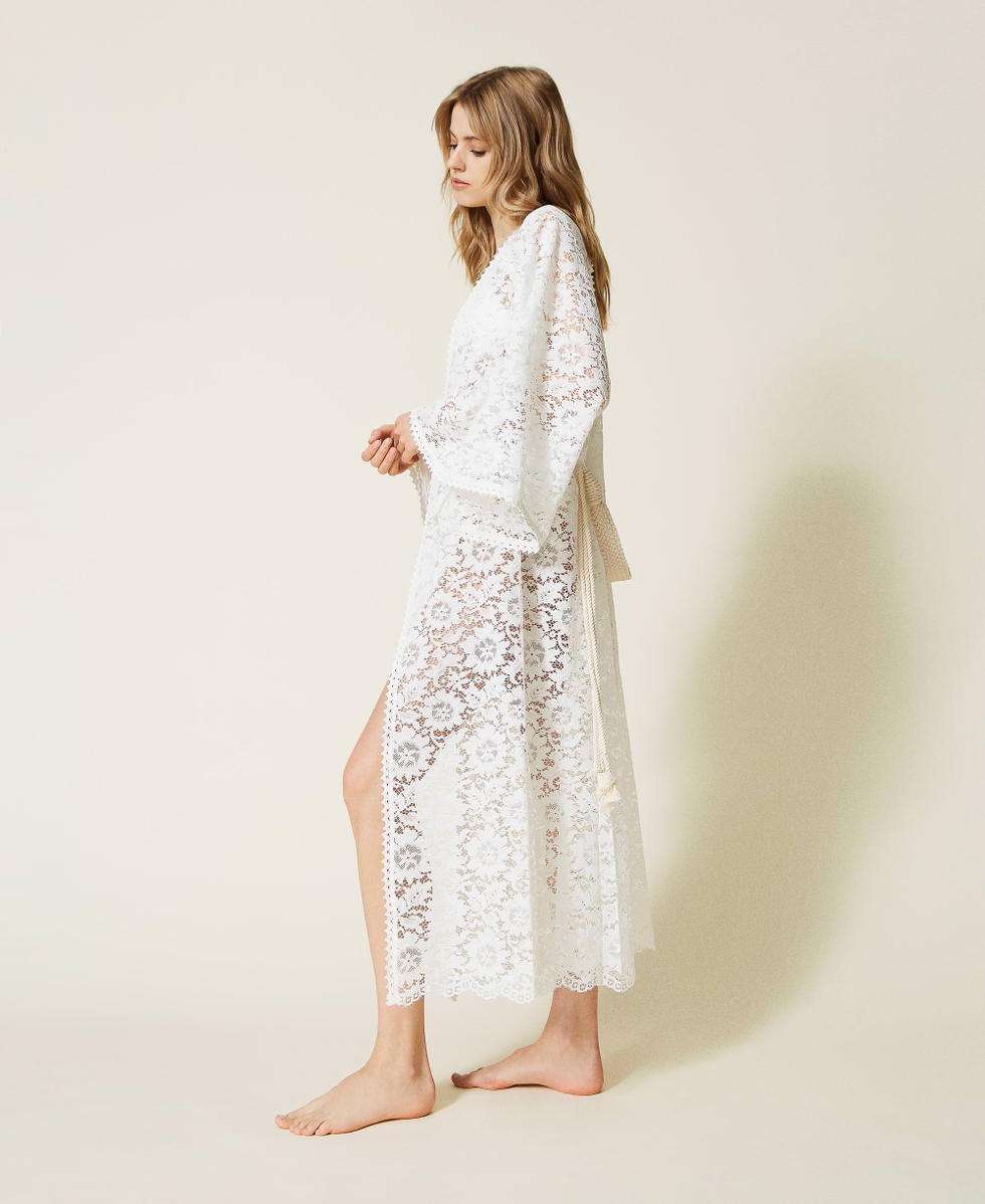 Langer Kaftan aus Makrameespitze