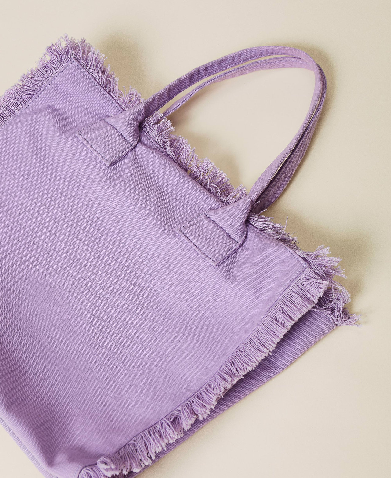 Canvas shopper with logo