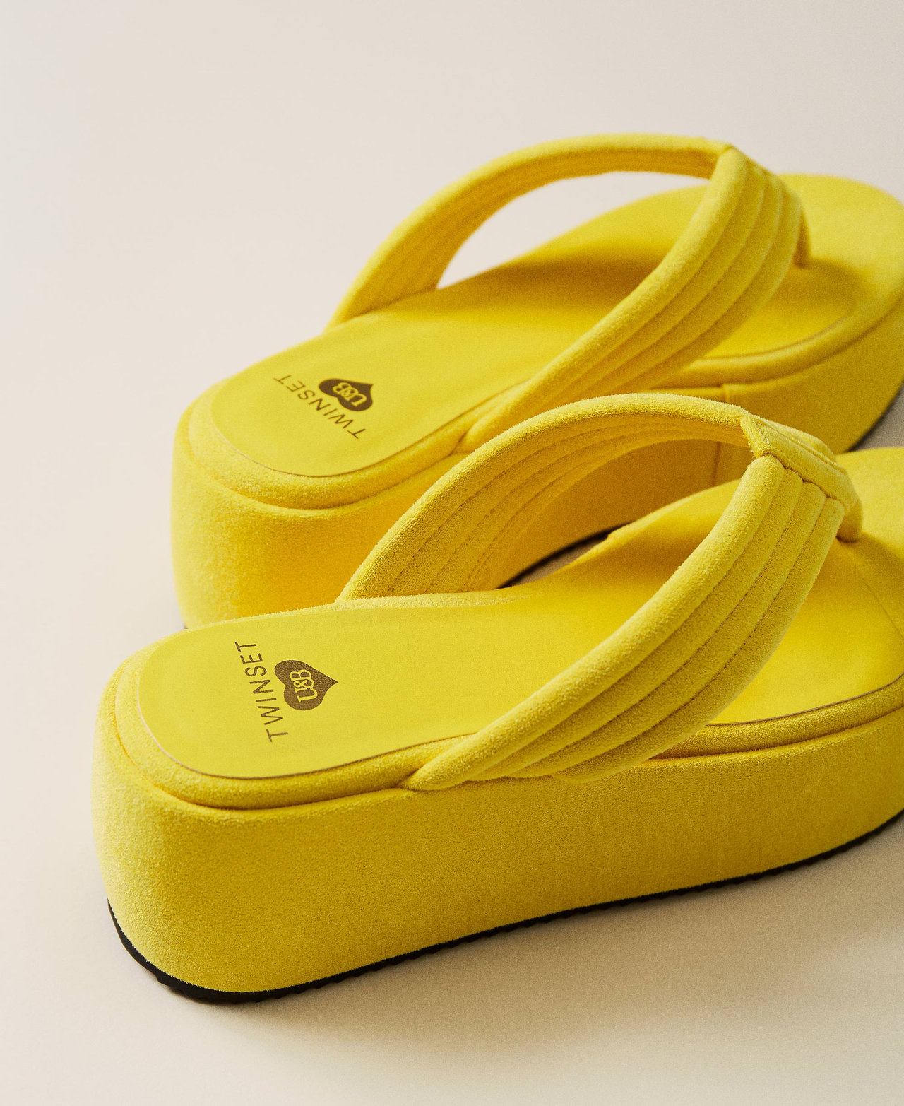 Platform thong sandals with stitching "Celandine” Yellow Woman 221LMPZCC_07010_03