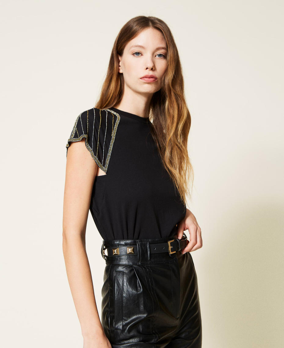 Lederg&uuml;rtel mit Nieten