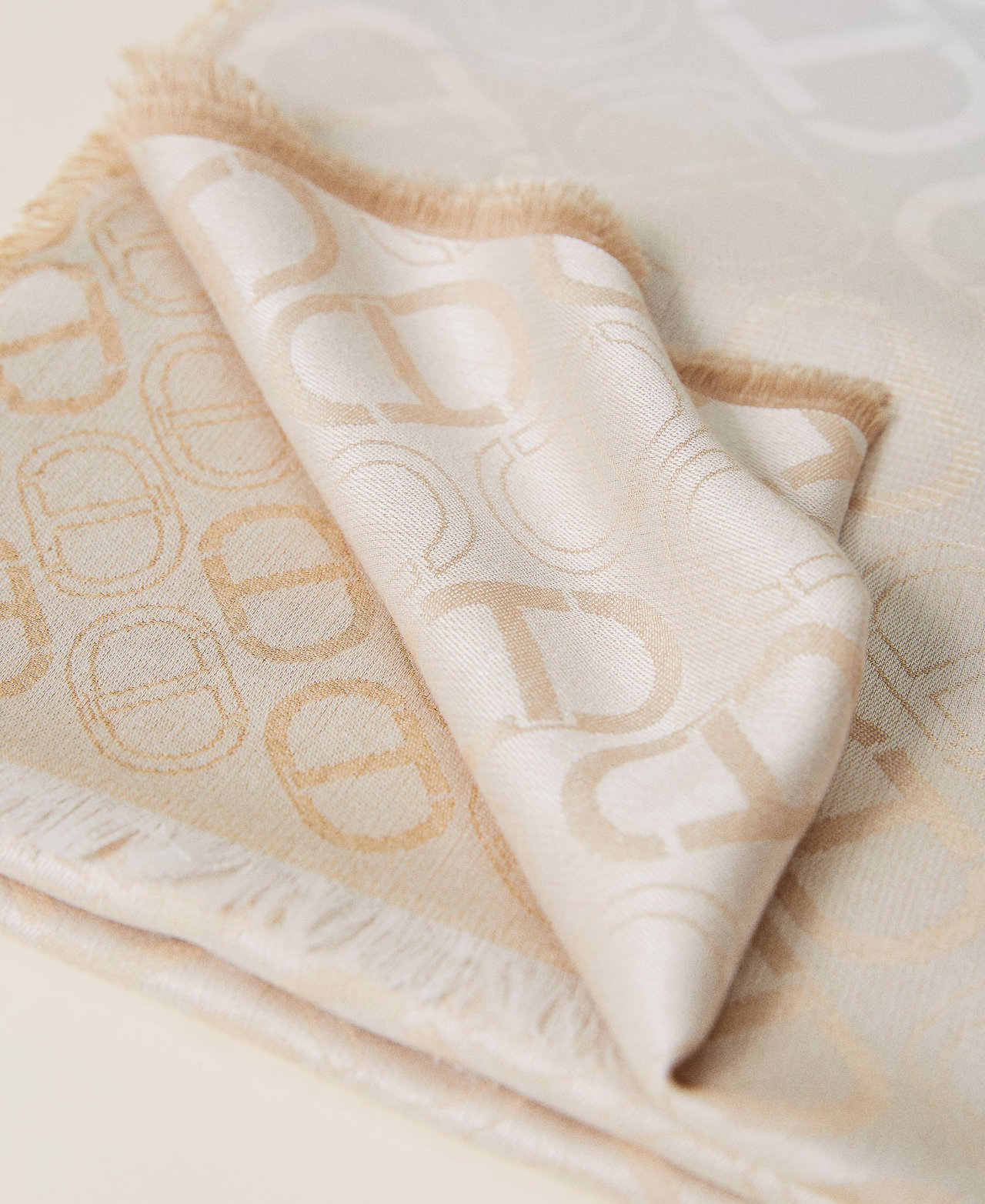Jacquard stole with logo Lily Fadeout Oval T Jacquard / "Cuban Sand” Beige Woman 221TA4063-03