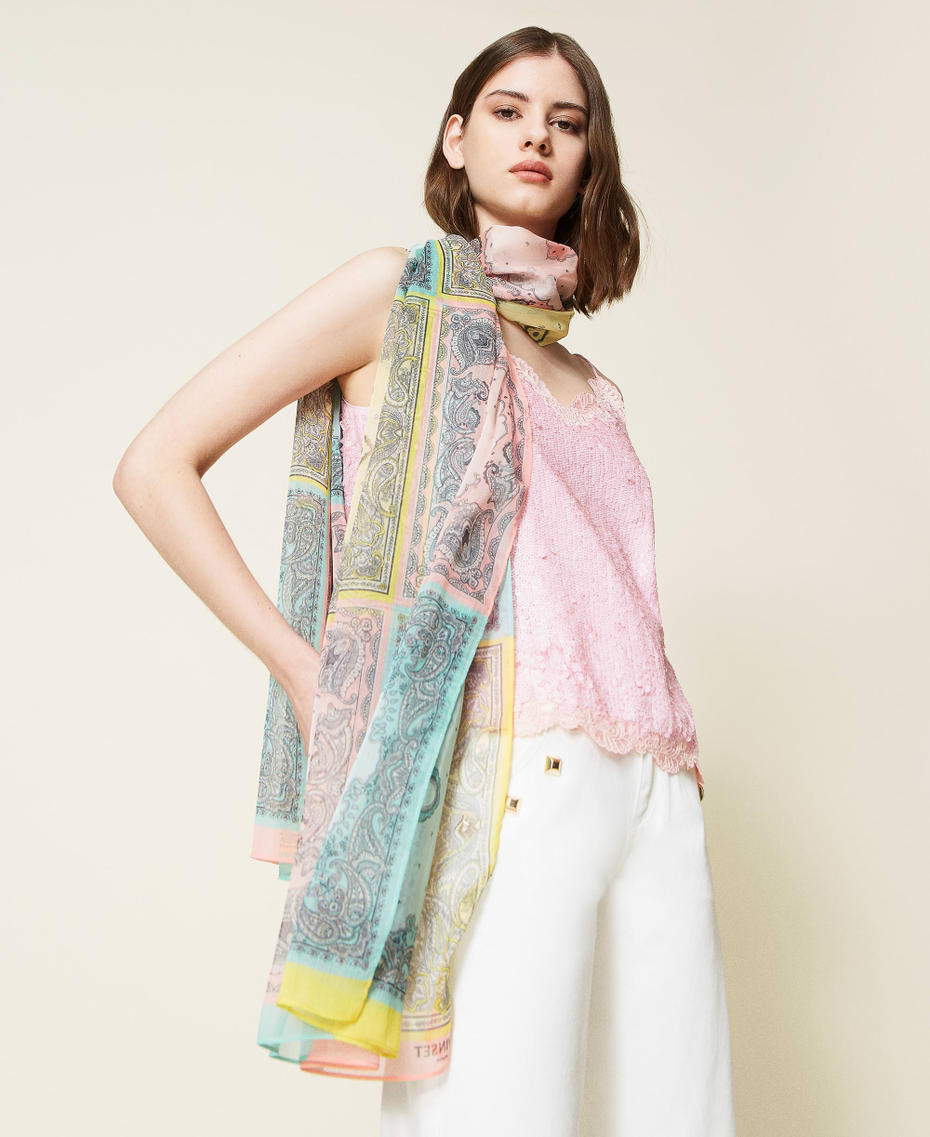 &Eacute;tole multicolore avec imprim&eacute;s bandana