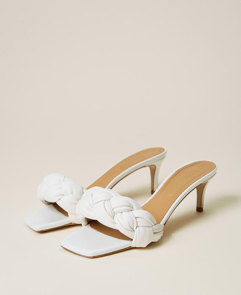 Sandali con fascia intrecciata