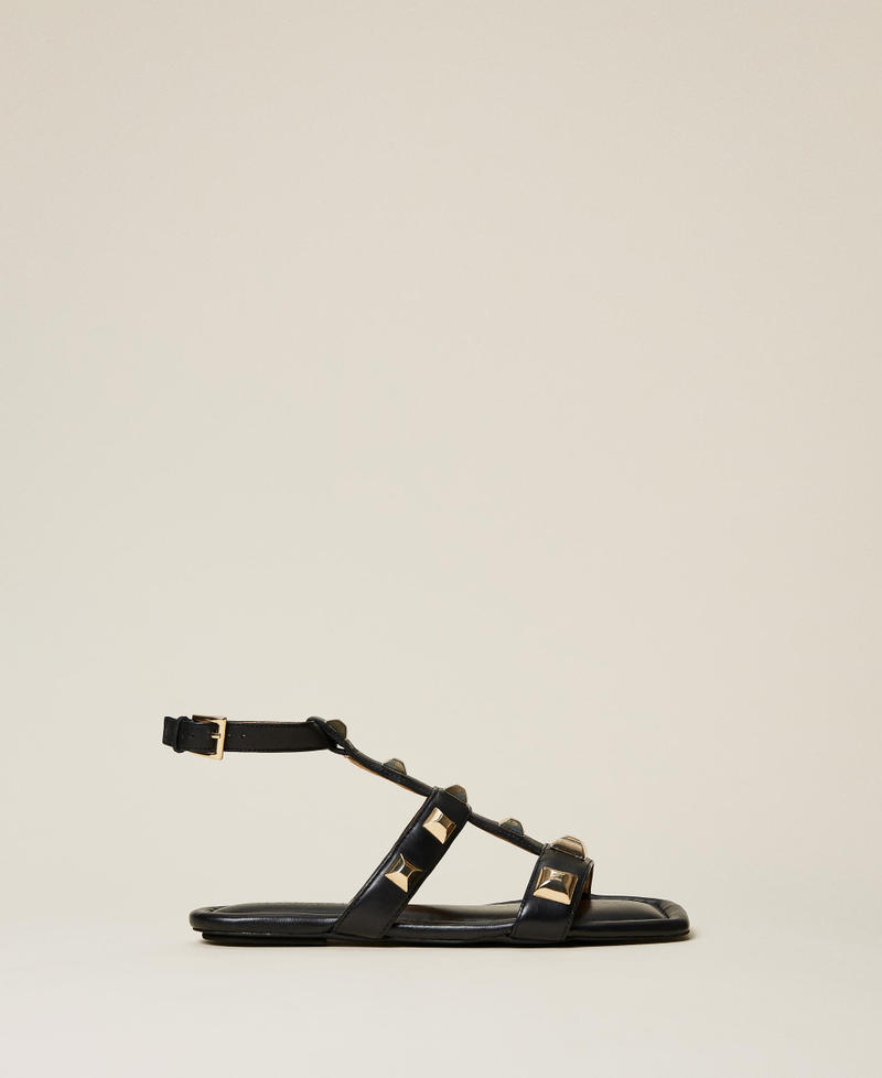 Sandali in nappa con borchie