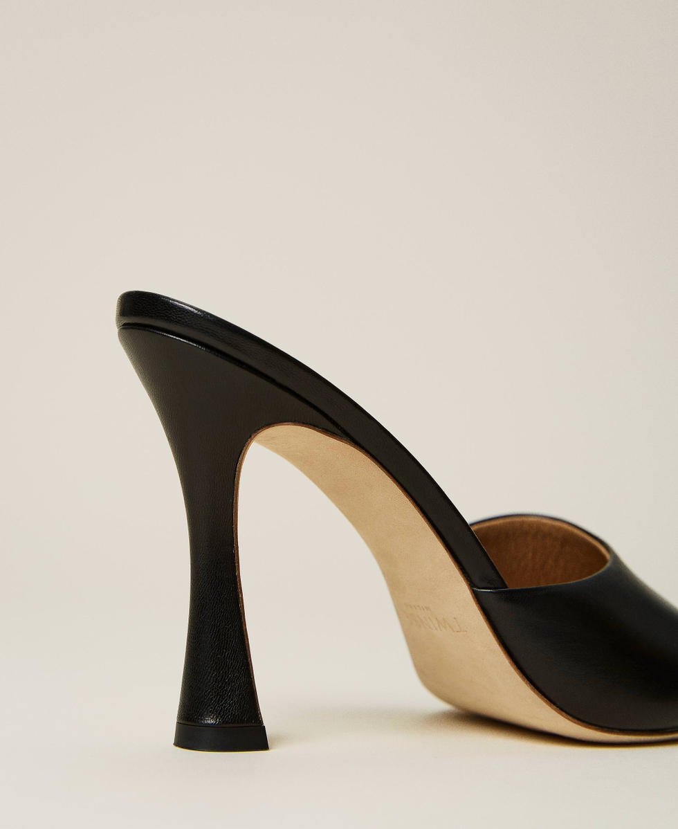 Sandales mules en cuir nappa