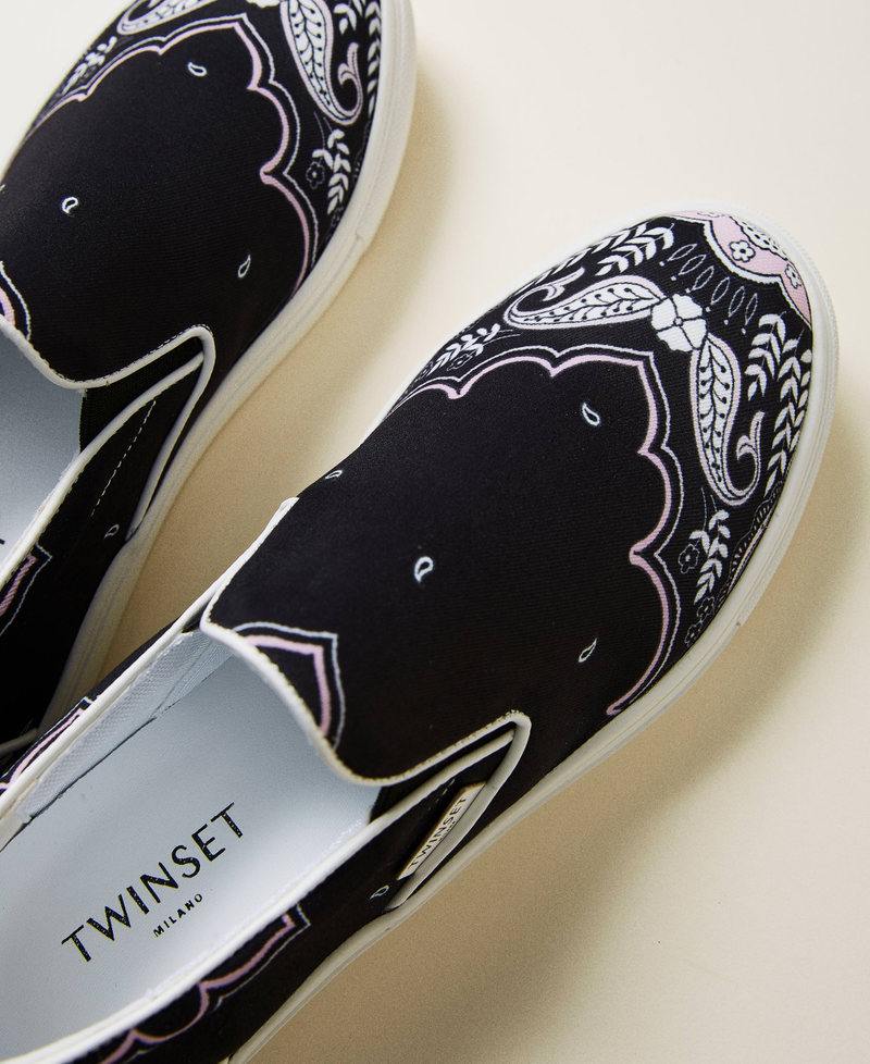 Baskets slip-on avec imprimé bandana