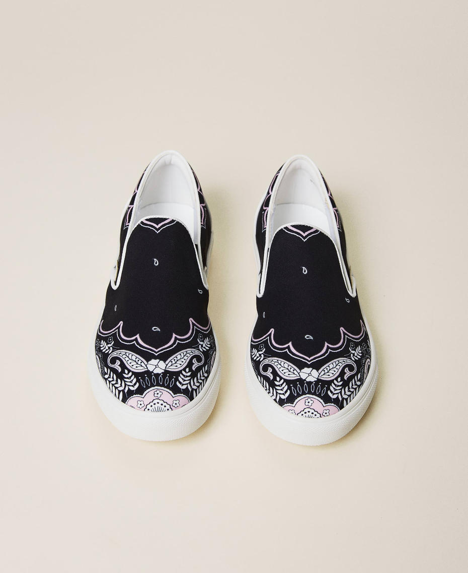 Baskets slip-on avec imprimé bandana