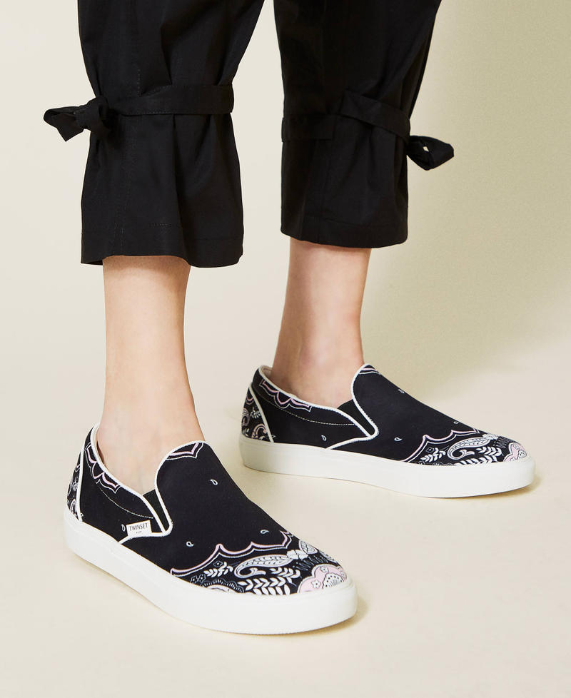 Slip-on trainers with bandanna print