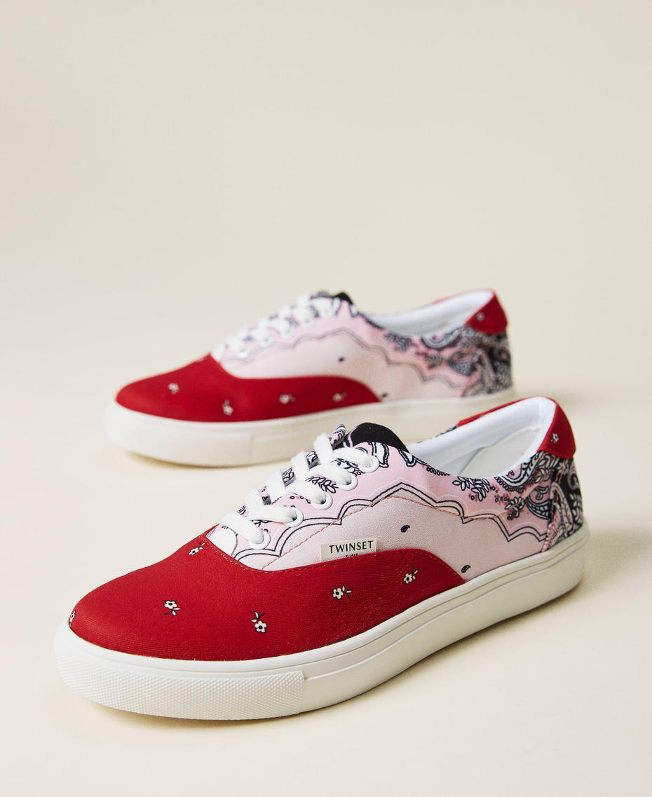 Trainers with bandanna print