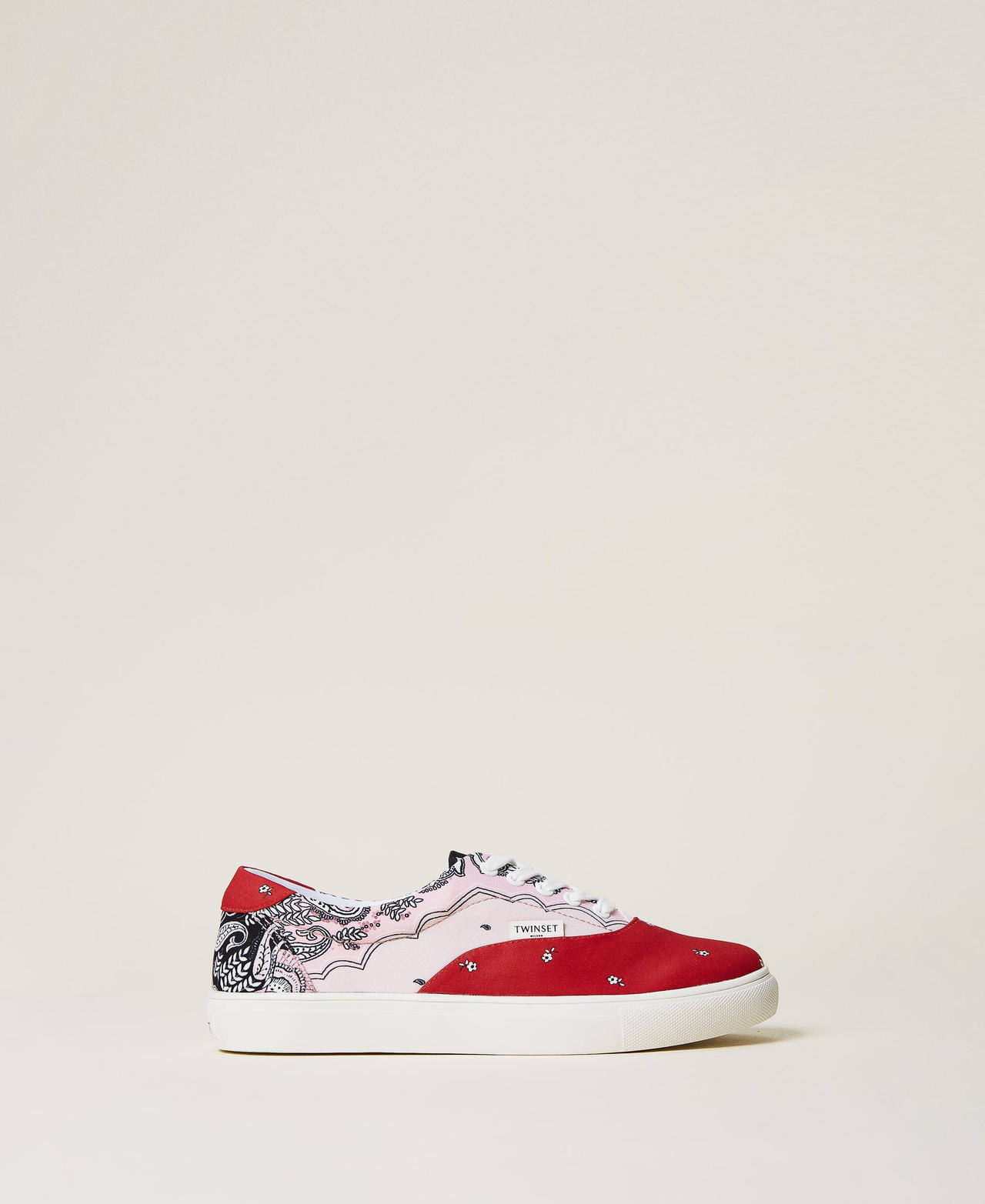 Trainers with bandanna print