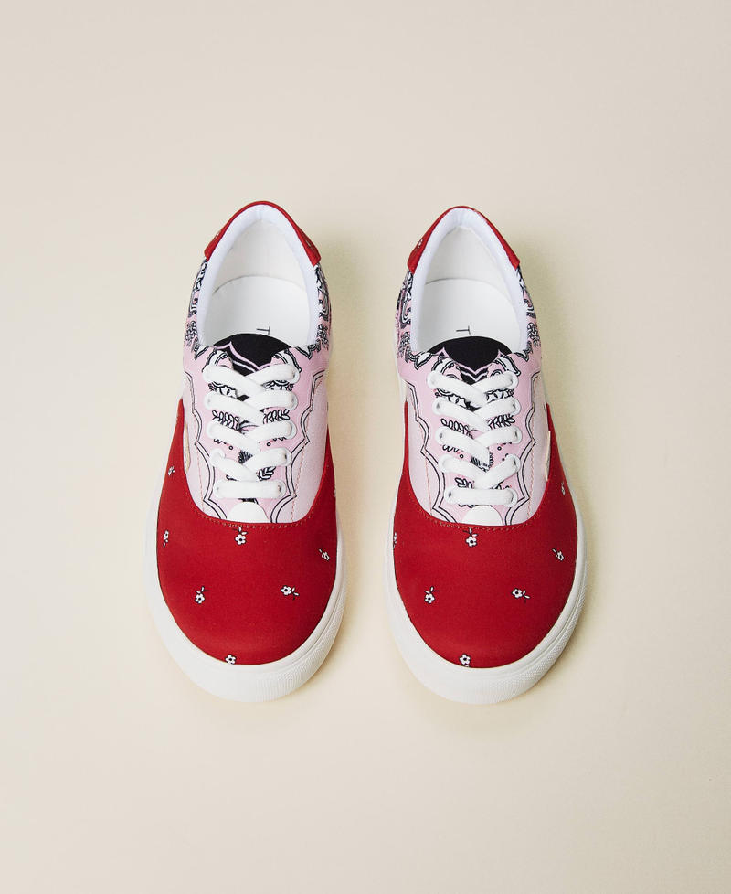 Trainers with bandanna print