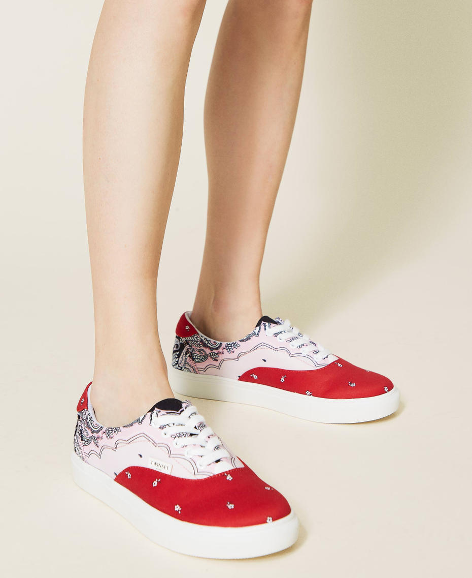 Trainers with bandanna print