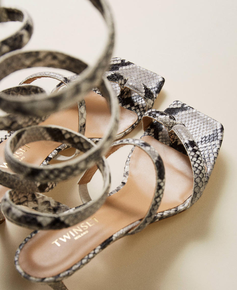 Sandales en cuir avec bride en spirale Imprimé Marron « Python Roche » Femme 221TCP232-05