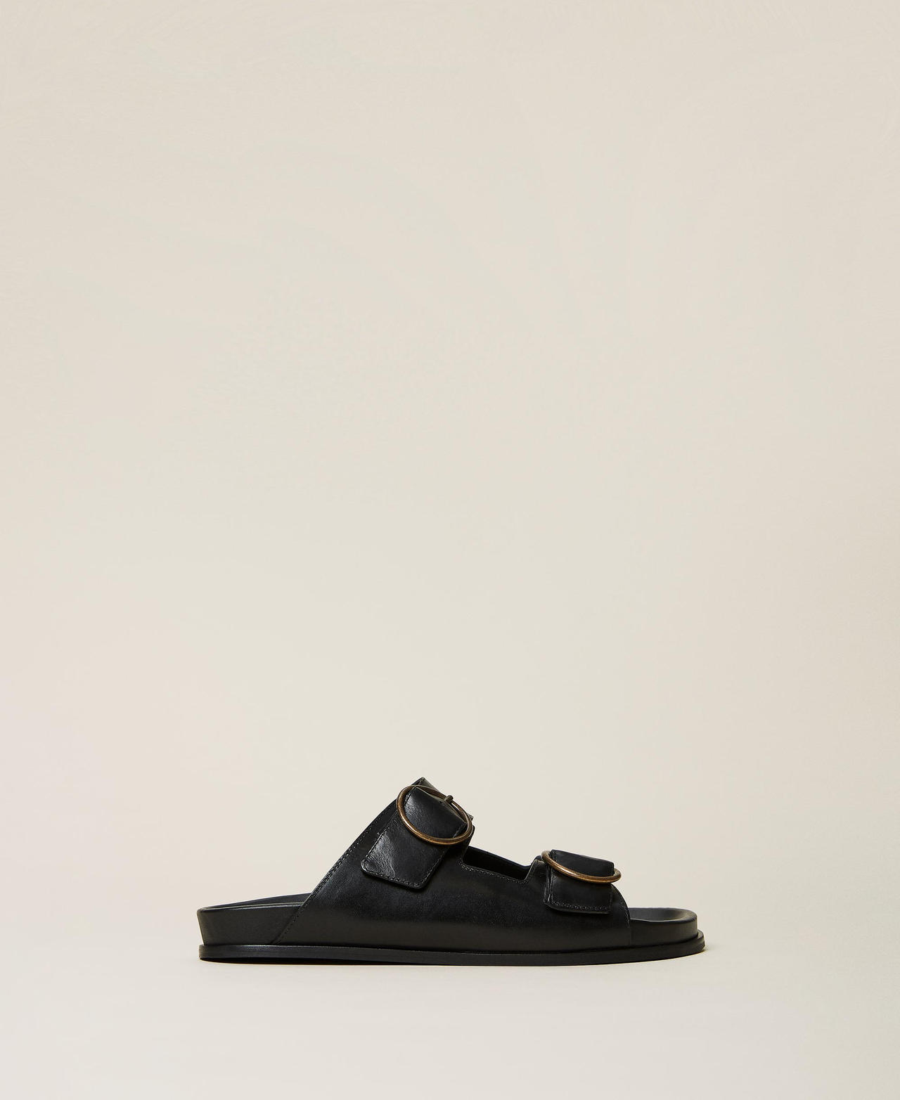 Sandales en cuir avec double boucle