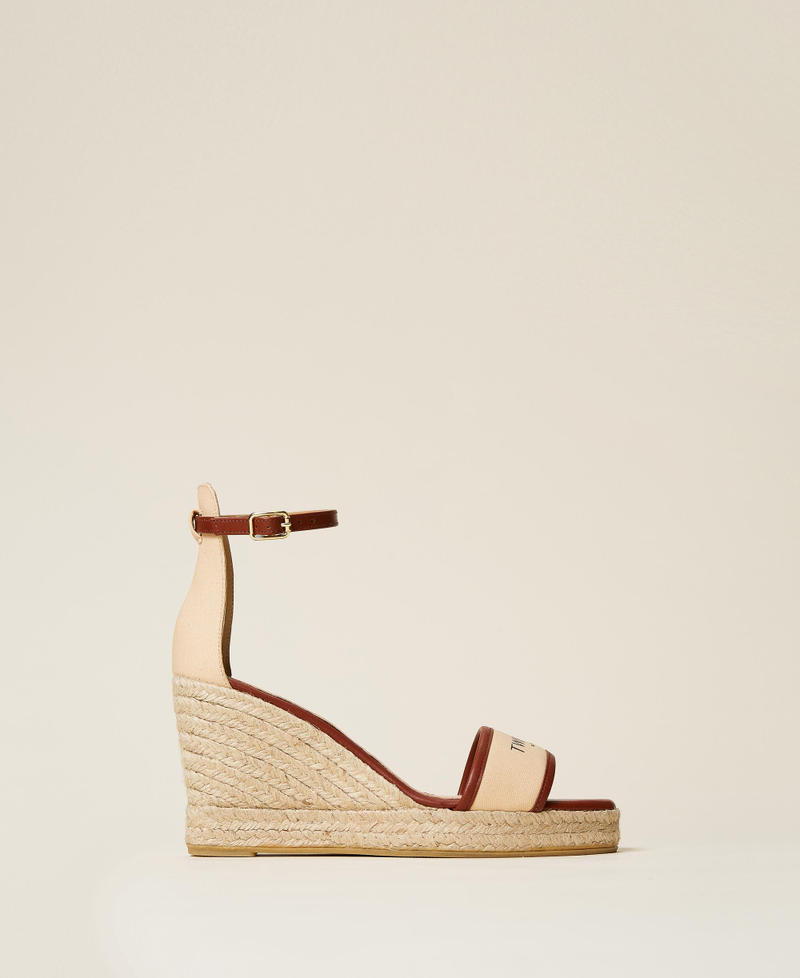 Sandali wedge con zeppa e logo