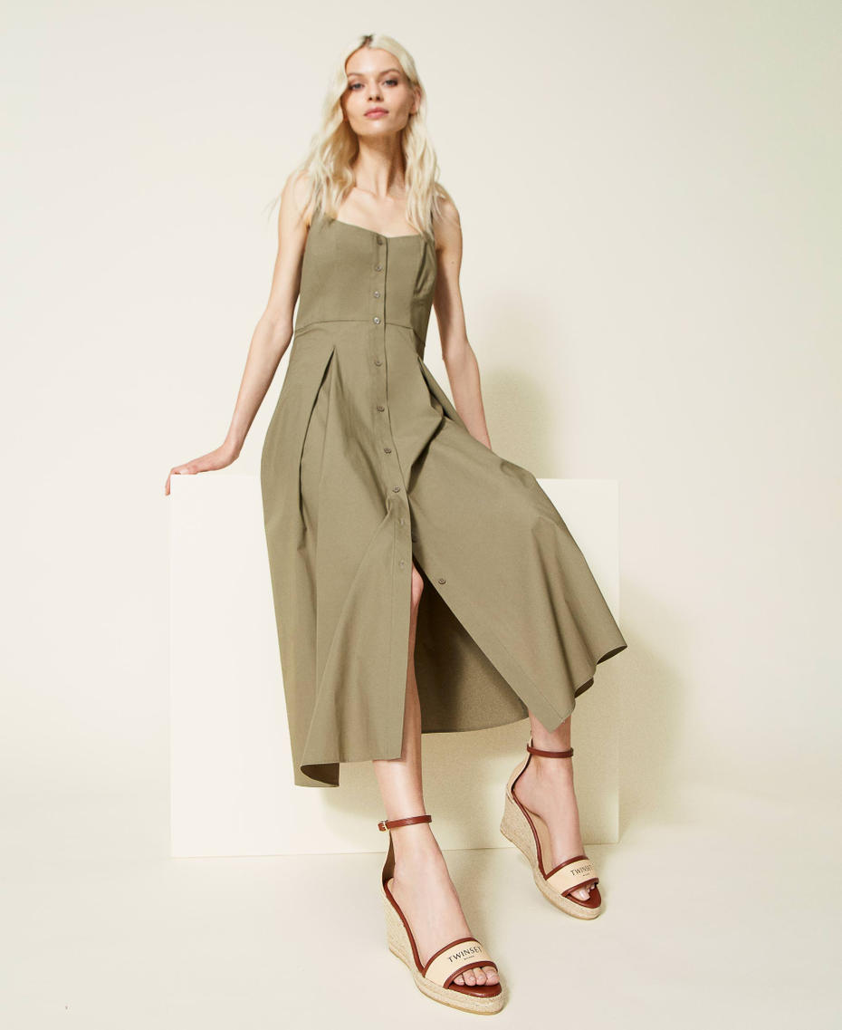 Sandali wedge con zeppa e logo