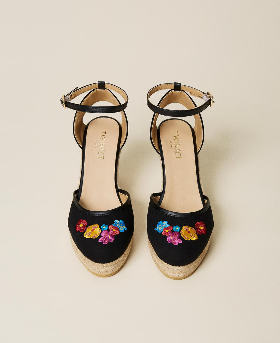 Wedge sandals with embroidery Black Woman 221TCT112-05