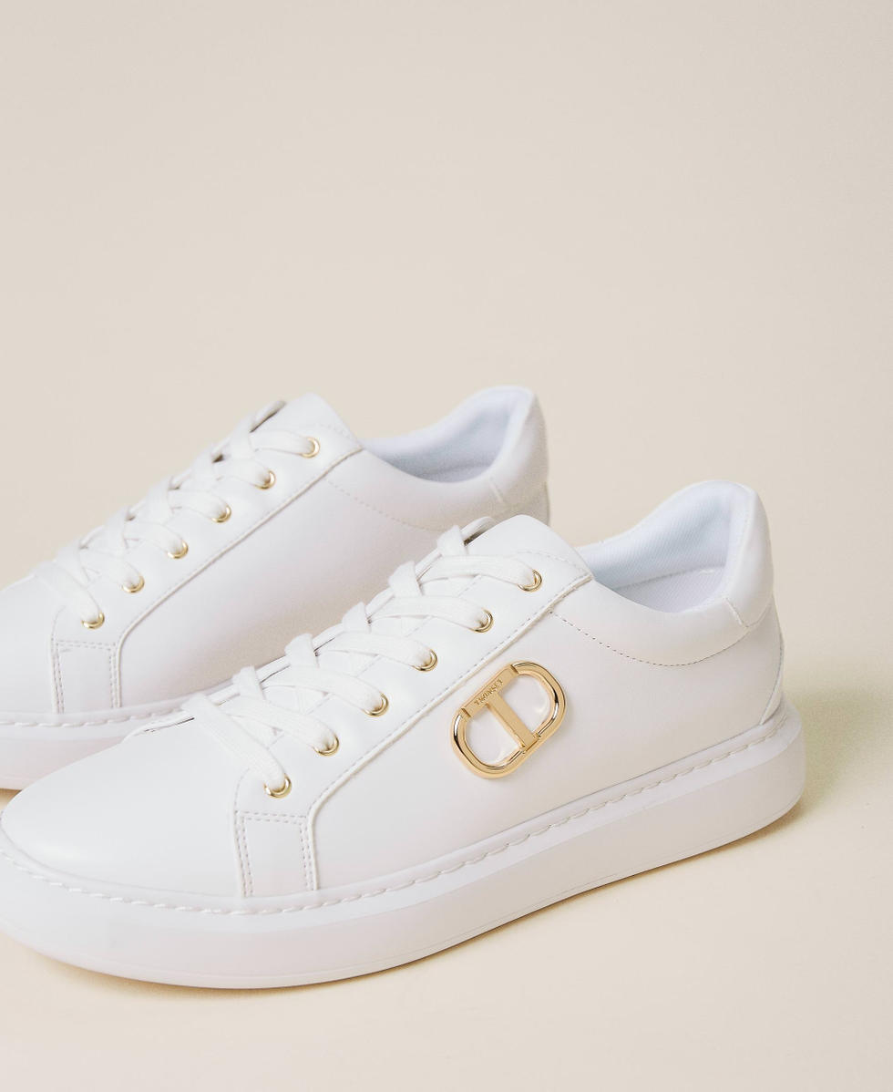 Zapatillas con logotipo