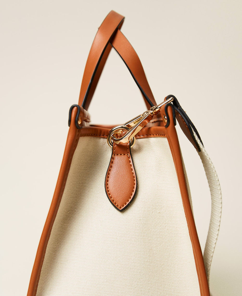 Canvas shopper with logo