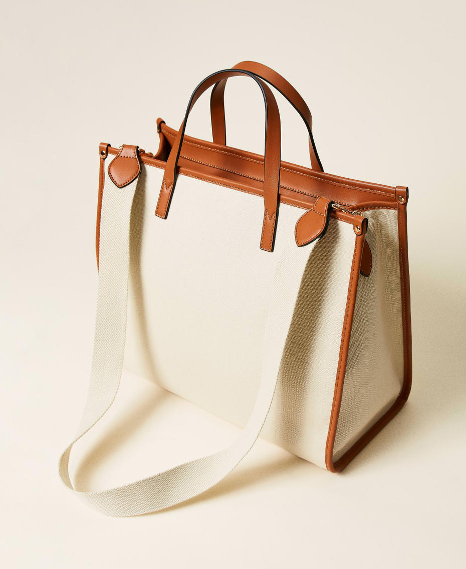 Canvas shopper with logo