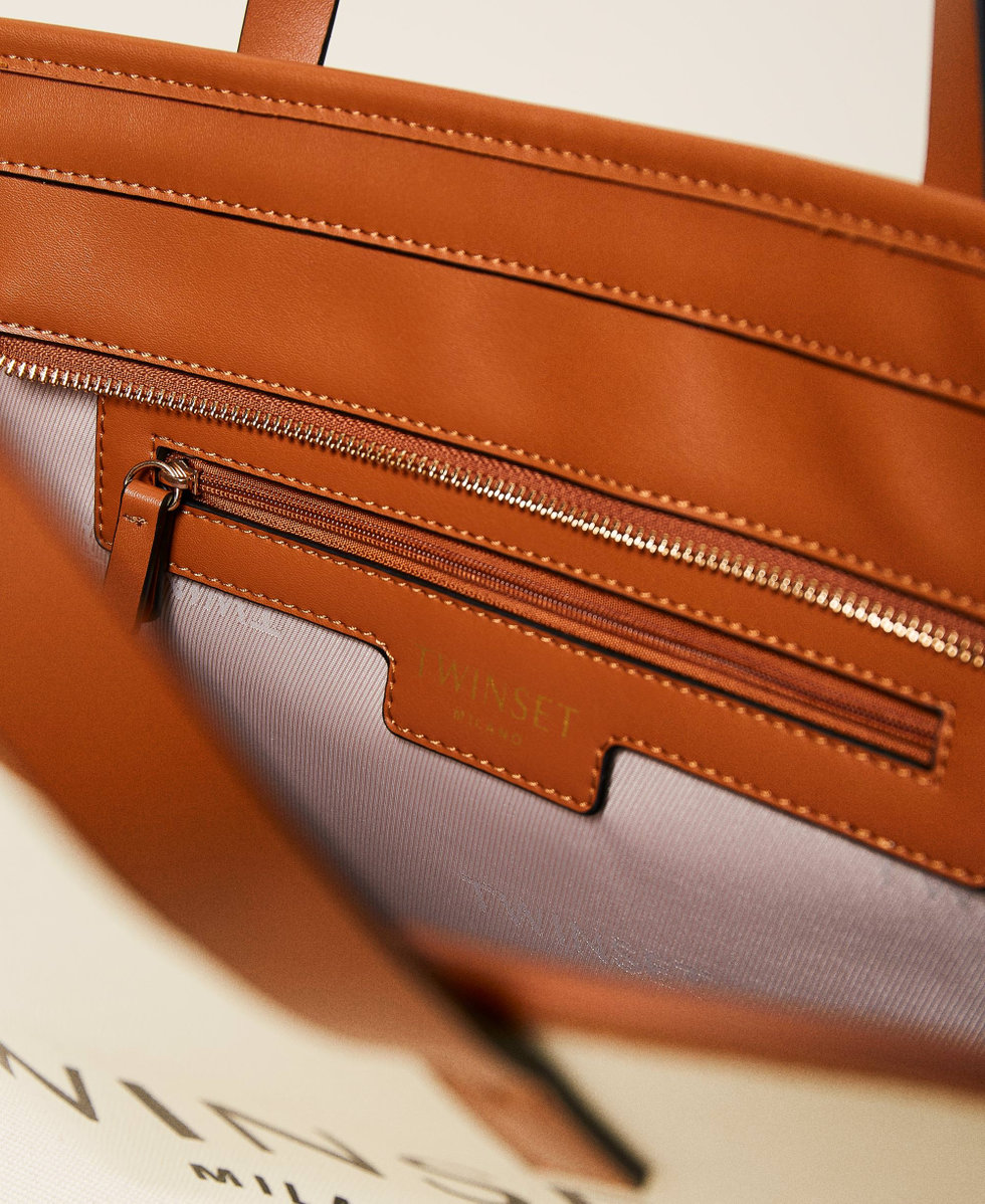 Canvas shopper with logo