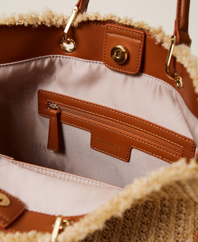 Weaved raffia-like shopper