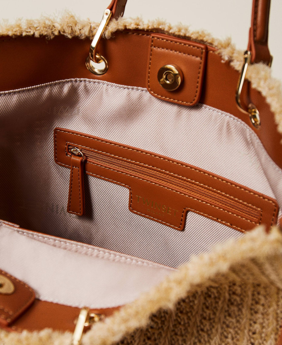 Weaved raffia-like shopper