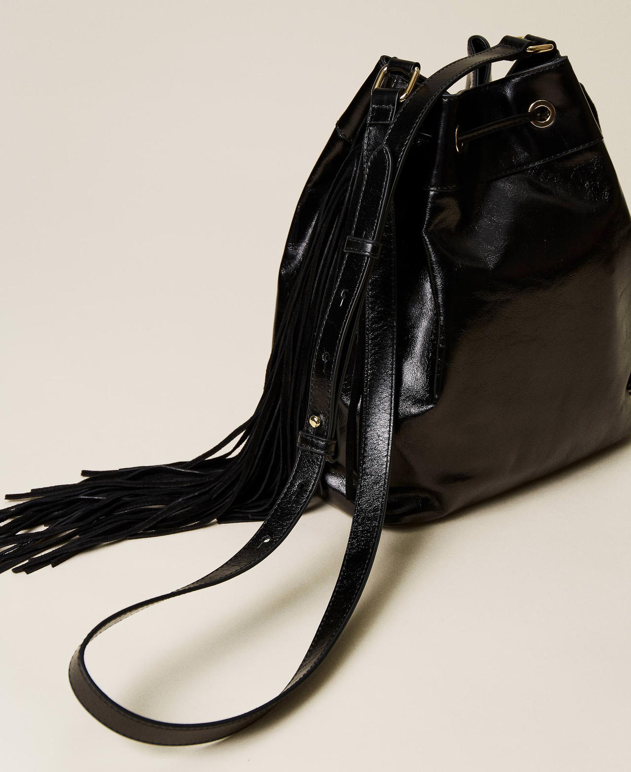 'Croí’ leather bucket bag with fringes Black Woman 221TD8303-03