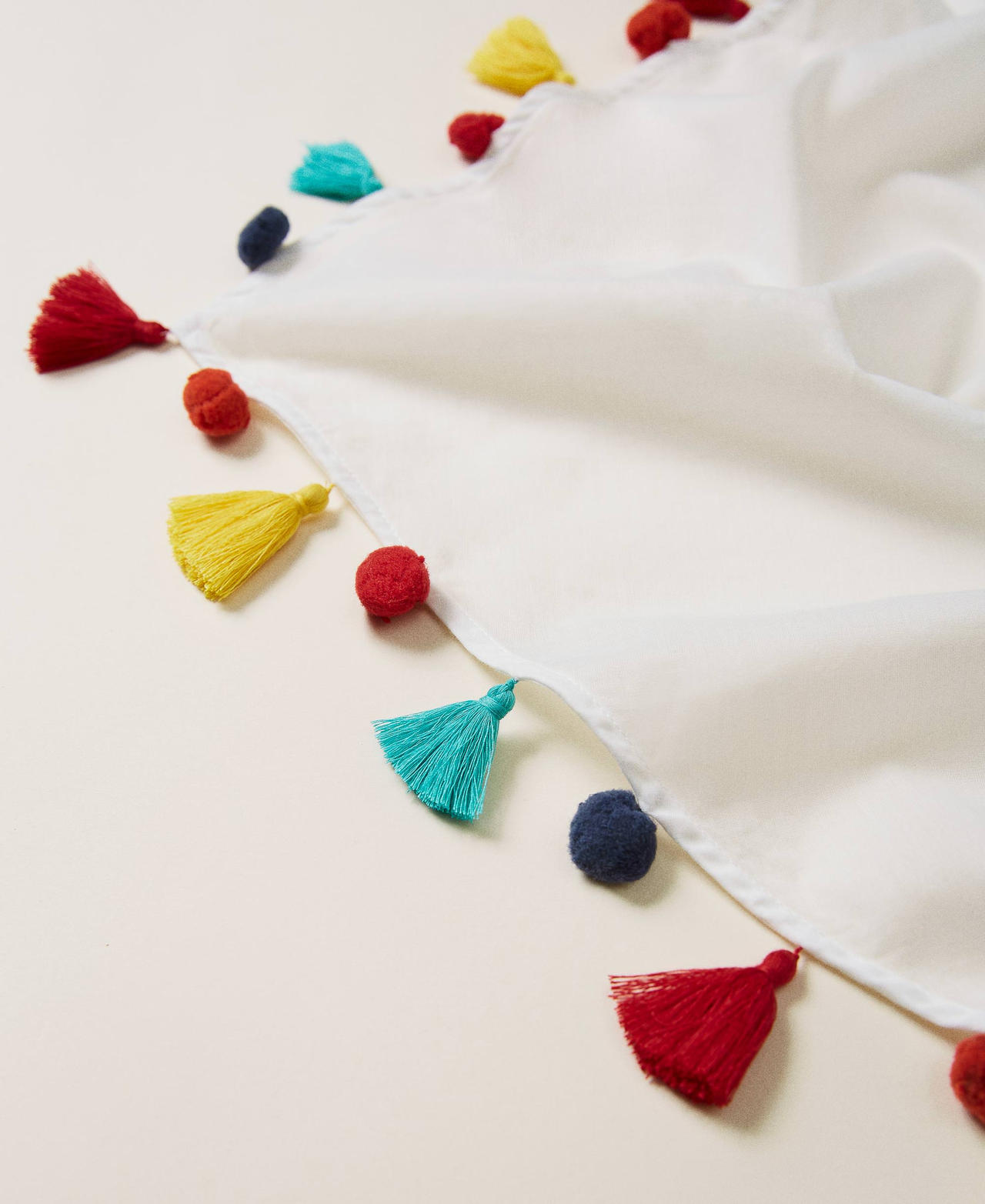 Kefiah with multicolour pompom